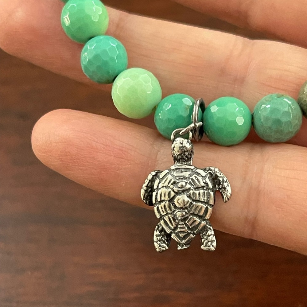 Natural chrysoprase faceted bead sterling silver turtle magnetic clasp bracelet - Picture 3 of 7